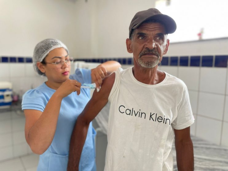 Vacinação contra Gripe é sucesso em Eunápolis com alta adesão do público-alvo 18