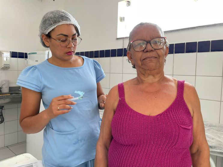 Vacinação contra Gripe é sucesso em Eunápolis com alta adesão do público-alvo 17
