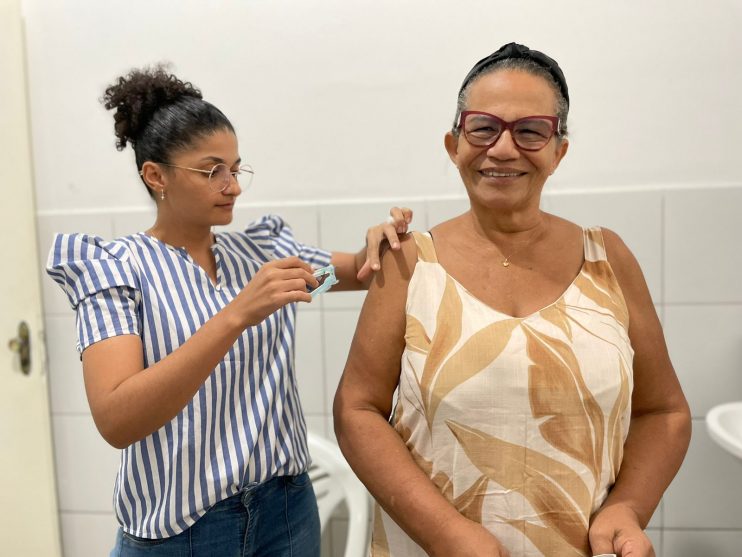 Vacinação contra Gripe é sucesso em Eunápolis com alta adesão do público-alvo 9