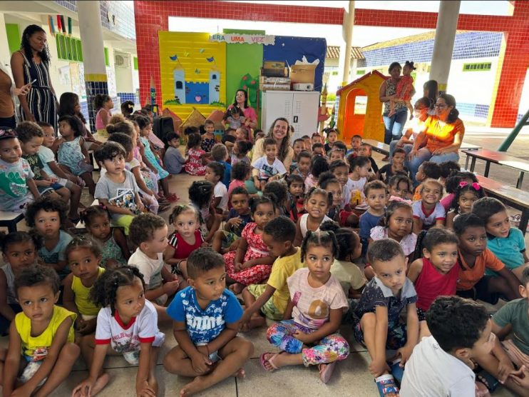 Cordélia faz entrega de LabMóvel em creches do município e destaca compromisso com a educação 13