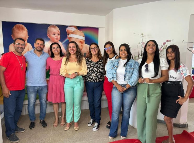 Cordélia faz entrega de LabMóvel em creches do município e destaca compromisso com a educação 15