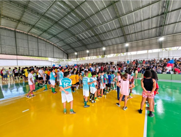 Mês de celebrações pelo aniversário de Itagimirim é aberto com reinauguração de quadra poliesportiva 13