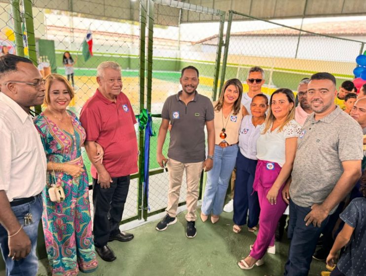 Mês de celebrações pelo aniversário de Itagimirim é aberto com reinauguração de quadra poliesportiva 10