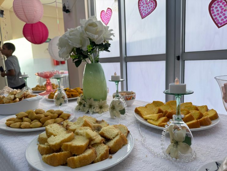 0c0c918d-5f47-44d1-bfbb-42ddaeb85660 Prefeitura de Eunápolis realiza mais uma edição de projeto que acolhe e homenageia as mamães que tiveram seus bebês na Casa de Parto Lulu Parteira 19