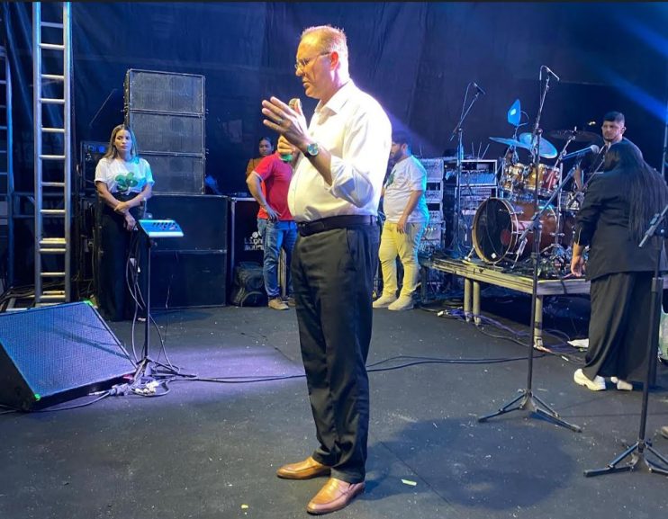 Prefeitura de Eunápolis promove show gospel na noite de abertura das comemorações do 36º aniversário da cidade 10