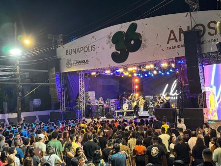 Prefeitura de Eunápolis promove show gospel na noite de abertura das comemorações do 36º aniversário da cidade 12