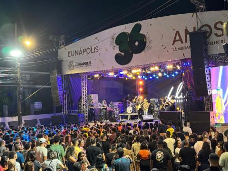 Prefeitura de Eunápolis promove show gospel na noite de abertura das comemorações do 36º aniversário da cidade 11