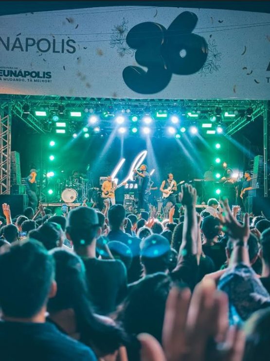 Prefeitura de Eunápolis promove show gospel na noite de abertura das comemorações do 36º aniversário da cidade 20