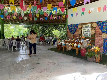 Prefeitura de Eunápolis promove Arraiá da Melhor Idade, para idosos, no Parque Gravatá 6