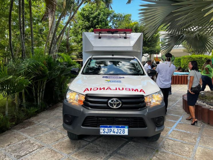 NOVA AMBULÂNCIA 4x4 É ENTREGUE PARA CARAÍVA E ADJACÊNCIAS 9