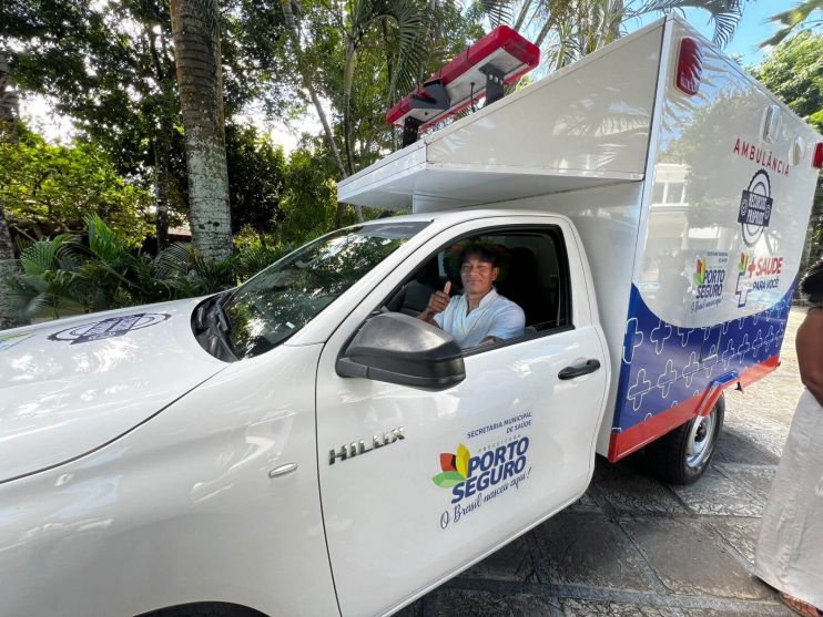 NOVA AMBULÂNCIA 4x4 É ENTREGUE PARA CARAÍVA E ADJACÊNCIAS 13
