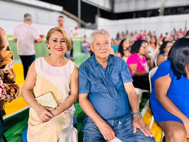 Centenas de pessoas participam da homenagem ao Dia das Mães realizada pela Prefeitura de Itagimirim 19