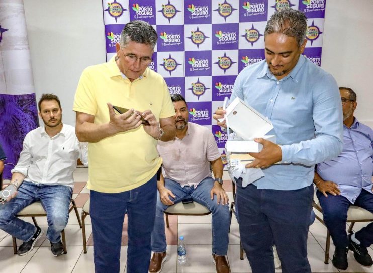 Prefeitura de Porto Seguro entrega tablets para Agentes Comunitários de Saúde 19
