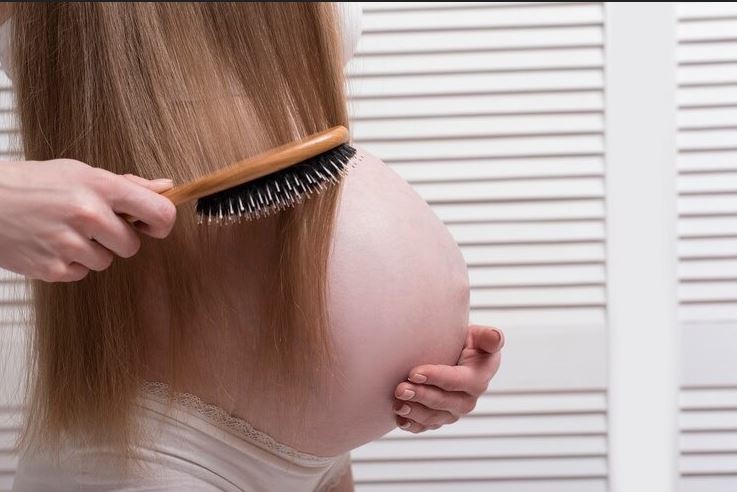 A intensa queda de cabelo nas recém ou futuras mamães; Saiba como tratar 95