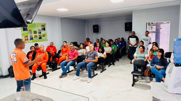 Prefeitura promove treinamento na área da Defesa Civil em parceria com o Corpo de Bombeiros 18