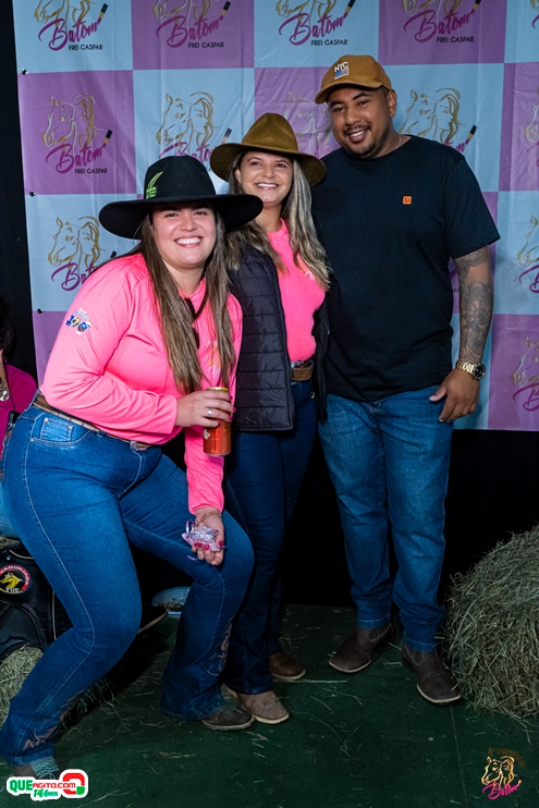 _DSC1209 Centenas de amazonas abrilhantaram as ruas de Frei Gaspar, durante a 4ª Cavalgada do Batom 1500