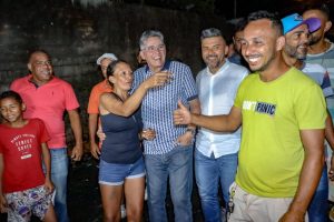 Prefeito Jânio Natal realiza visita técnica às obras de pavimentação no bairro Casas Novas 3