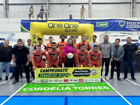 Prefeita Cordélia apoia Campeonato Evangélico de Futsal na Estação Cidadania 5
