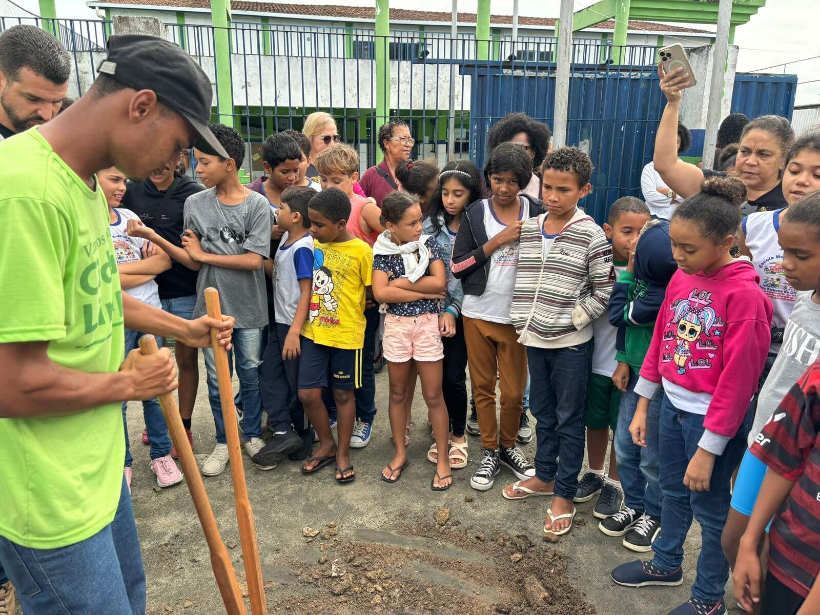 Prefeitura de Eunápolis realiza ação para celebrar o Dia Mundial do Meio Ambiente na escola Nilza Barbosa 5