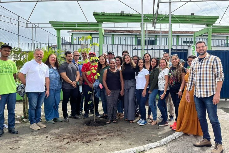 Prefeitura de Eunápolis realiza ação para celebrar o Dia Mundial do Meio Ambiente na escola Nilza Barbosa Prefeitura de Eunápolis realiza ação para celebrar o Dia Mundial do Meio Ambiente na escola Nilza Barbosa 4