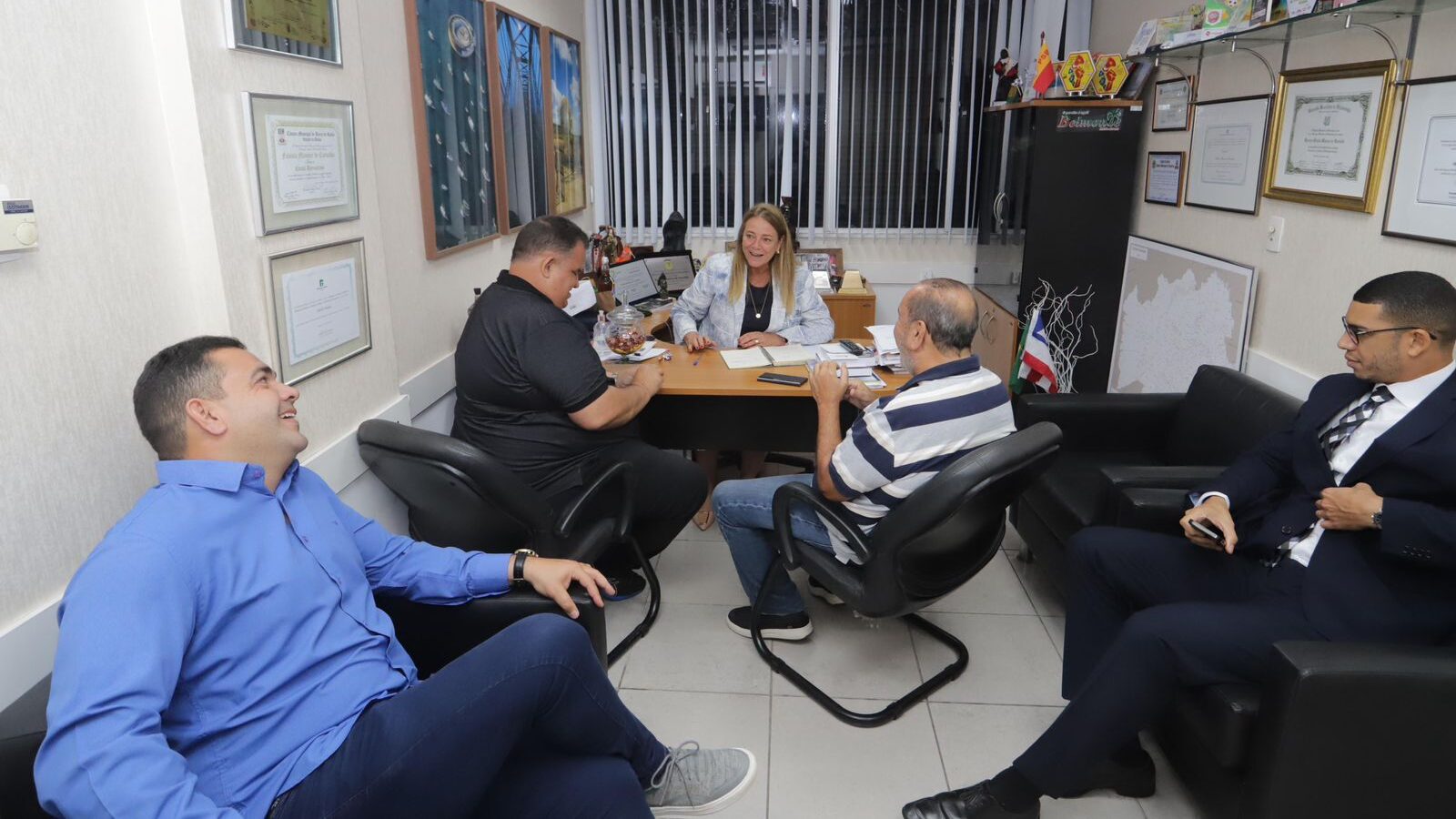 Pré-candidato Iêdo Elias e Luluca da Ambulância recebem apoio importante da Deputada Fabíola Mansur 5