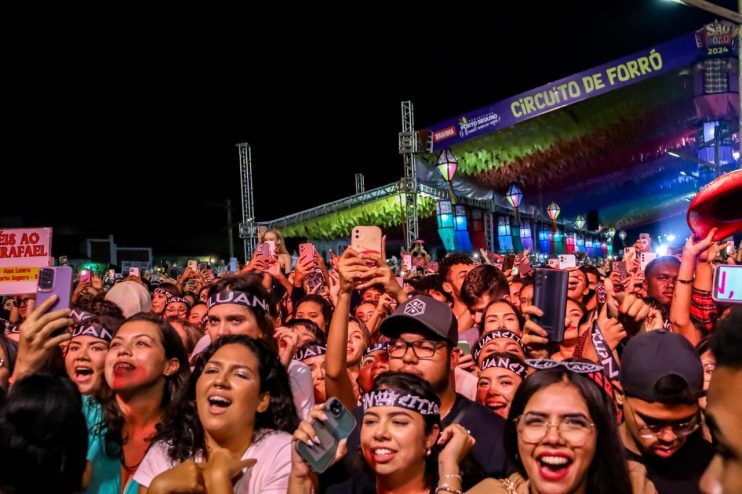 SÃO JOÃO: Luan Santana leva multidão à Passarela da Cultura 17
