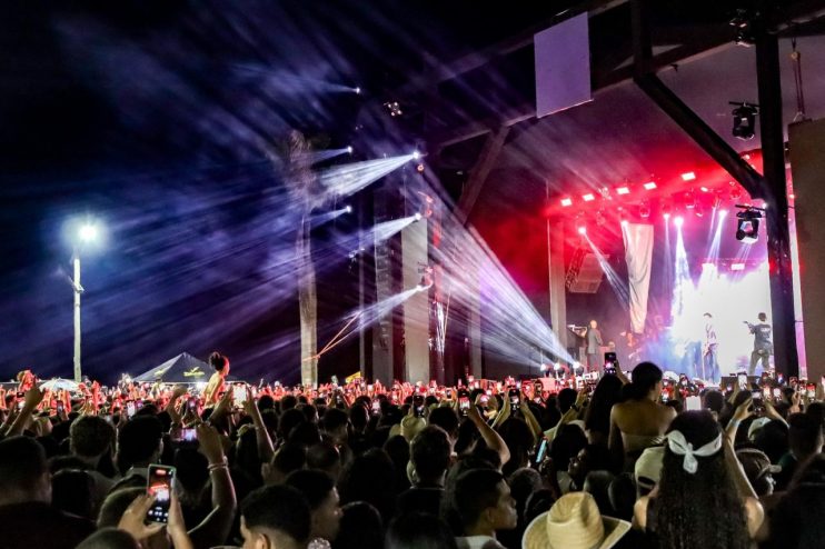 SÃO JOÃO: Luan Santana leva multidão à Passarela da Cultura 14