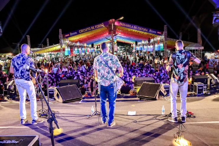SÃO JOÃO: Luan Santana leva multidão à Passarela da Cultura 10