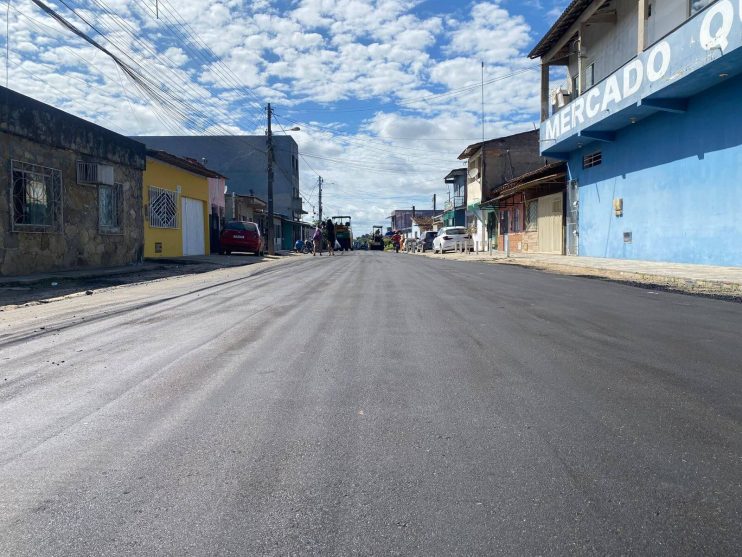 Cordélia confere obras no Pequi e anuncia etapa com mais de 25 mil m² de asfalto na cidade 16