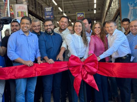 Prefeita Cordélia prestigia inauguração de mais um grande supermercado em Eunápolis 4