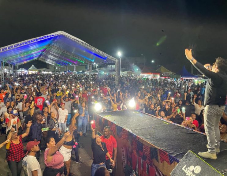 Vila do Forró: abertura oficial é realizada nos bairros Pequi e Juca Rosa com total apoio da Prefeitura de Eunápolis e atrai multidão 26