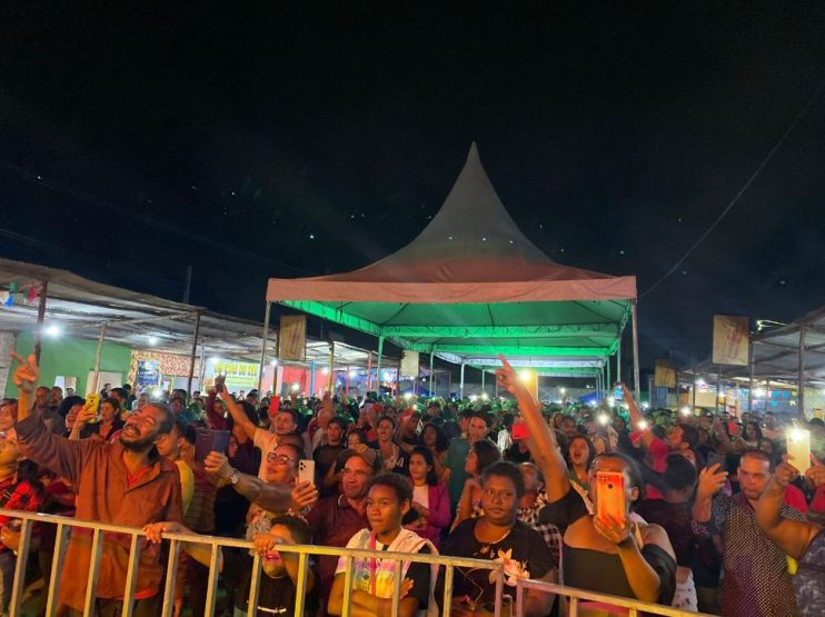 Vila do Forró: abertura oficial é realizada nos bairros Pequi e Juca Rosa com total apoio da Prefeitura de Eunápolis e atrai multidão 15