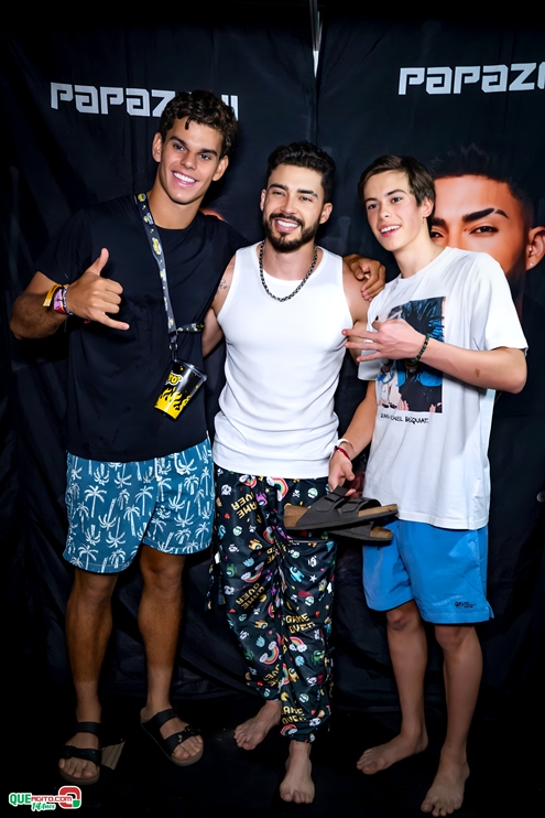 PAPAZONI 03-07-24 (1) Papazoni explodiu! Em plena quarta-feira mais de 5 mil pessoas no show da banda em Porto Seguro 8