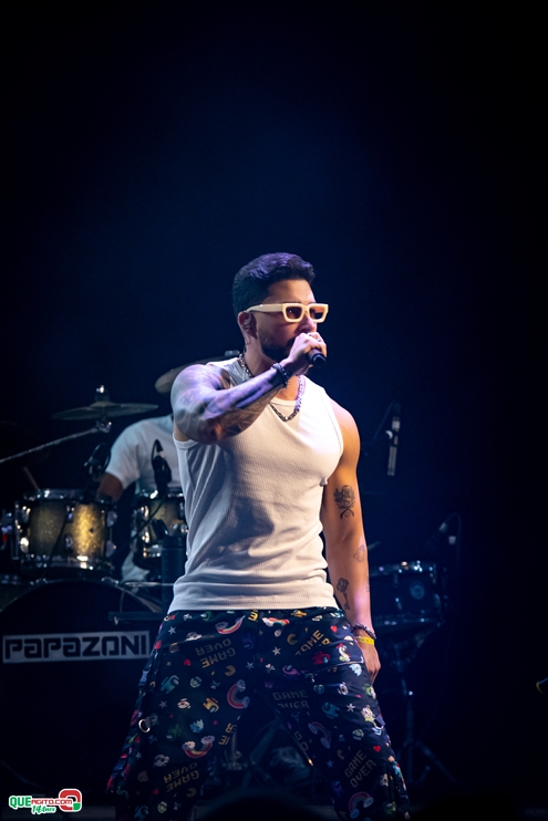 PAPAZONI 03-07-24 (104) Papazoni explodiu! Em plena quarta-feira mais de 5 mil pessoas no show da banda em Porto Seguro 98