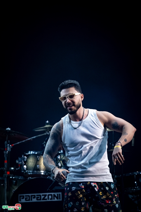 PAPAZONI 03-07-24 (110) Papazoni explodiu! Em plena quarta-feira mais de 5 mil pessoas no show da banda em Porto Seguro 104