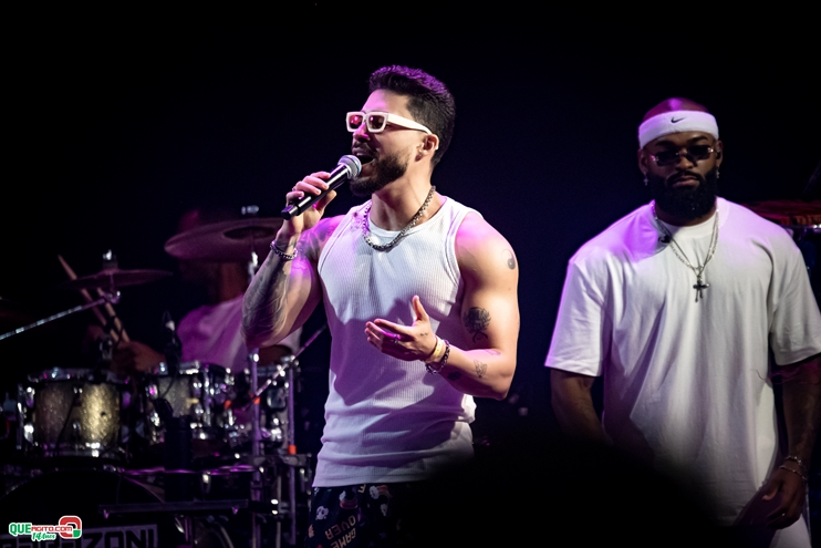 PAPAZONI 03-07-24 (113) Papazoni explodiu! Em plena quarta-feira mais de 5 mil pessoas no show da banda em Porto Seguro 107