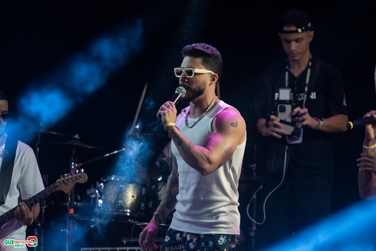 PAPAZONI 03-07-24 (117) Papazoni explodiu! Em plena quarta-feira mais de 5 mil pessoas no show da banda em Porto Seguro 111