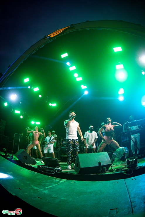 PAPAZONI 03-07-24 (136) Papazoni explodiu! Em plena quarta-feira mais de 5 mil pessoas no show da banda em Porto Seguro 130