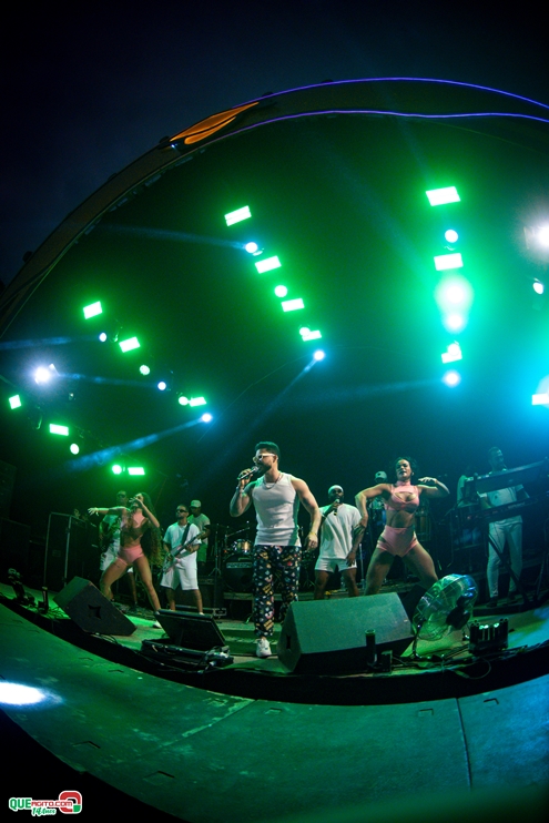 PAPAZONI 03-07-24 (137) Papazoni explodiu! Em plena quarta-feira mais de 5 mil pessoas no show da banda em Porto Seguro 131