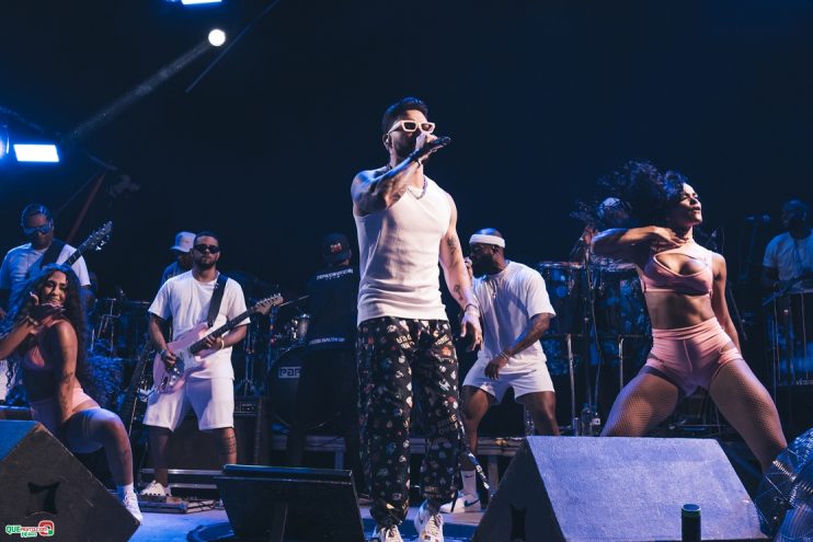 PAPAZONI 03-07-24 (146) Papazoni explodiu! Em plena quarta-feira mais de 5 mil pessoas no show da banda em Porto Seguro 140