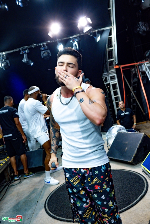 PAPAZONI 03-07-24 (166) Papazoni explodiu! Em plena quarta-feira mais de 5 mil pessoas no show da banda em Porto Seguro 160