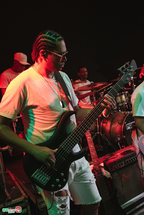 PAPAZONI 03-07-24 (188) Papazoni explodiu! Em plena quarta-feira mais de 5 mil pessoas no show da banda em Porto Seguro 181