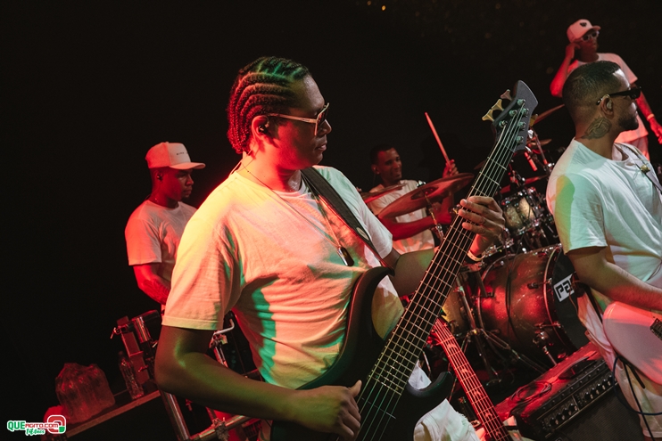 PAPAZONI 03-07-24 (190) Papazoni explodiu! Em plena quarta-feira mais de 5 mil pessoas no show da banda em Porto Seguro 183