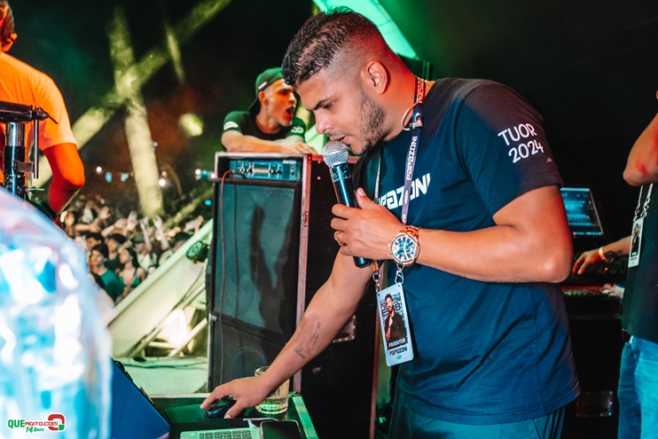 PAPAZONI 03-07-24 (196) Papazoni explodiu! Em plena quarta-feira mais de 5 mil pessoas no show da banda em Porto Seguro 189