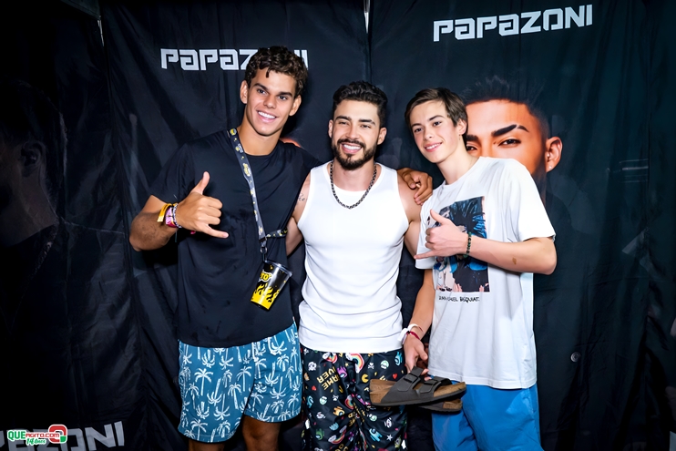 PAPAZONI 03-07-24 (2) Papazoni explodiu! Em plena quarta-feira mais de 5 mil pessoas no show da banda em Porto Seguro 9