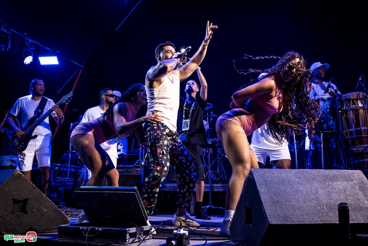 PAPAZONI 03-07-24 (221) Papazoni explodiu! Em plena quarta-feira mais de 5 mil pessoas no show da banda em Porto Seguro 214