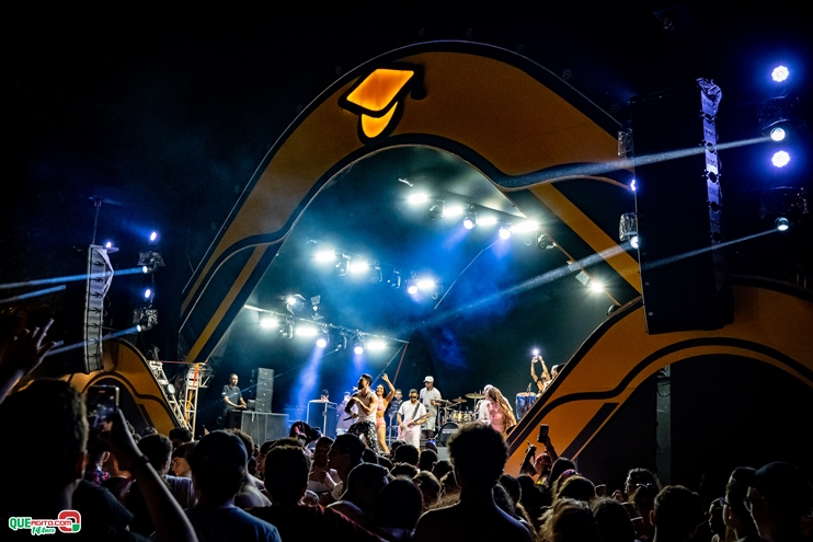 PAPAZONI 03-07-24 (222) Papazoni explodiu! Em plena quarta-feira mais de 5 mil pessoas no show da banda em Porto Seguro 215