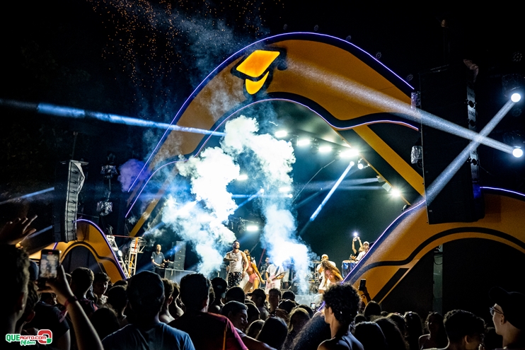 PAPAZONI 03-07-24 (225) Papazoni explodiu! Em plena quarta-feira mais de 5 mil pessoas no show da banda em Porto Seguro 218