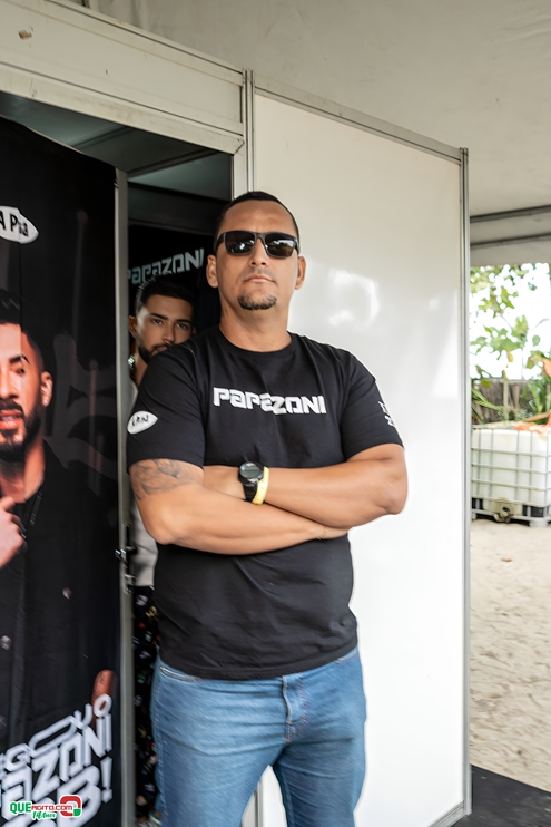 PAPAZONI 03-07-24 (23) Papazoni explodiu! Em plena quarta-feira mais de 5 mil pessoas no show da banda em Porto Seguro 29