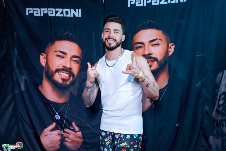 PAPAZONI 03-07-24 (29) Papazoni explodiu! Em plena quarta-feira mais de 5 mil pessoas no show da banda em Porto Seguro 35